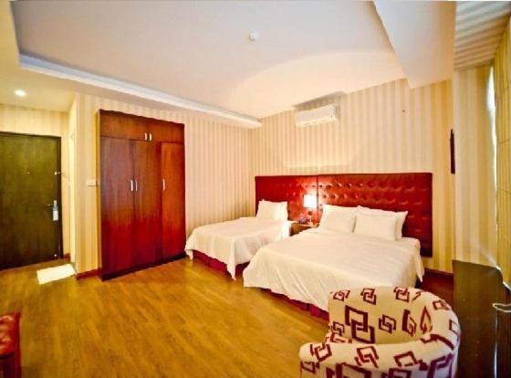 Night Hotel Hanoi Room photo